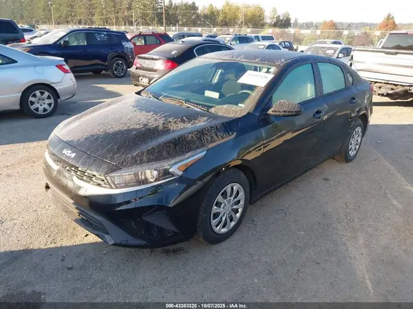 3KPF24AD6PE684552 2023 KIA FORTE - Image 2
