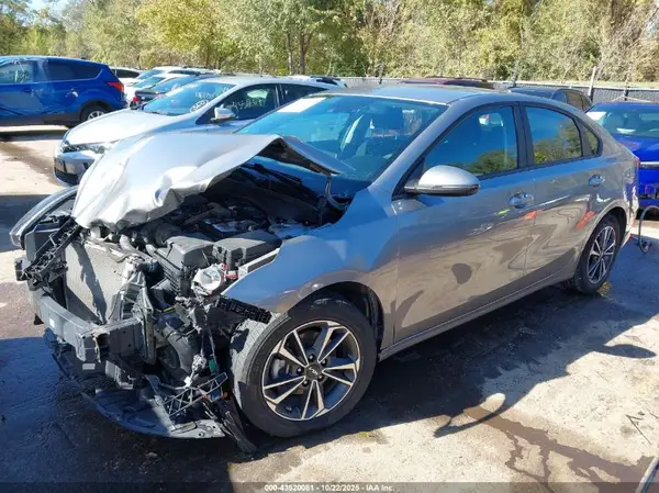 3KPF24AD6PE685670 2023 KIA FORTE - Image 2