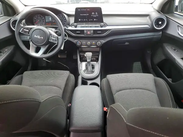 3KPF24AD6PE686687 2023 KIA FORTE - Image 8