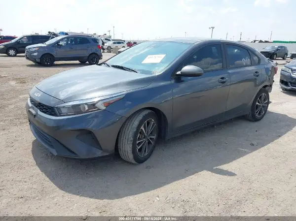 3KPF24AD6PE687399 2023 KIA FORTE - Image 2