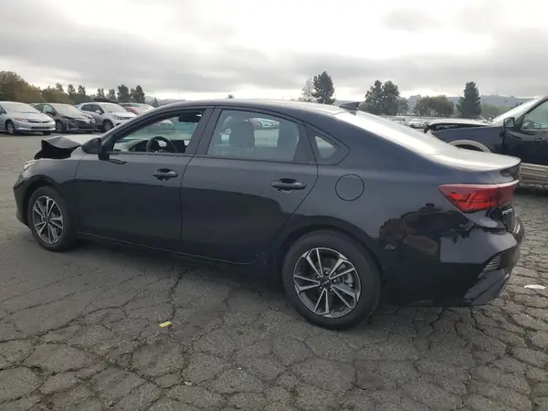 3KPF24AD6PE687774 2023 KIA FORTE - Image 2