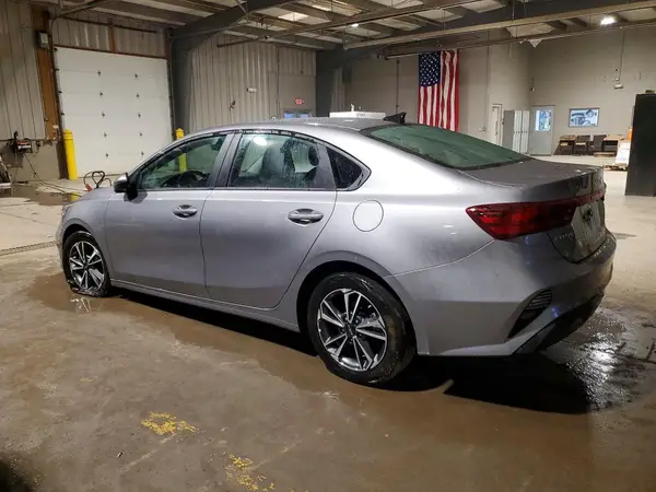 3KPF24AD6PE691498 2023 KIA FORTE - Image 2