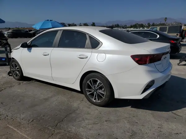 3KPF24AD6PE692540 2023 KIA FORTE - Image 2
