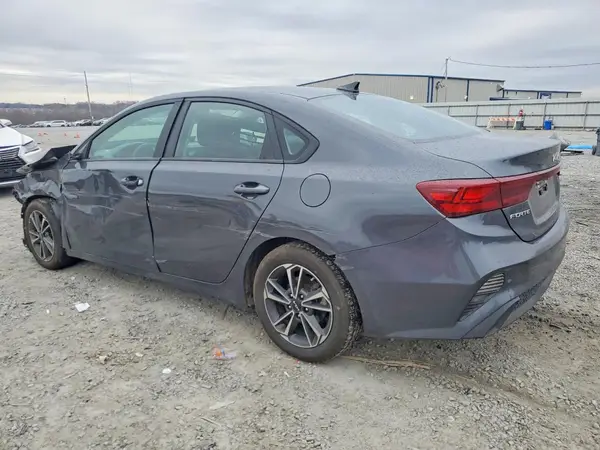 3KPF24AD6PE692859 2023 KIA FORTE - Image 2