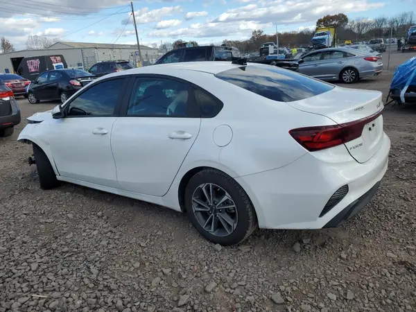 3KPF24AD6PE694305 2023 KIA FORTE - Image 2