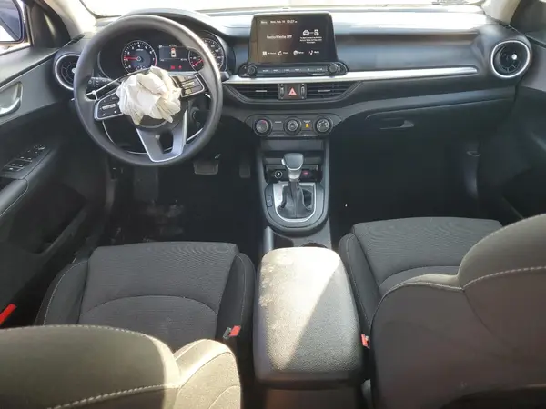 3KPF24AD6RE695683 2024 KIA FORTE - Image 8