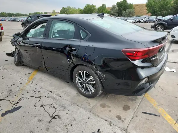 3KPF24AD6RE696882 2024 KIA FORTE - Image 2
