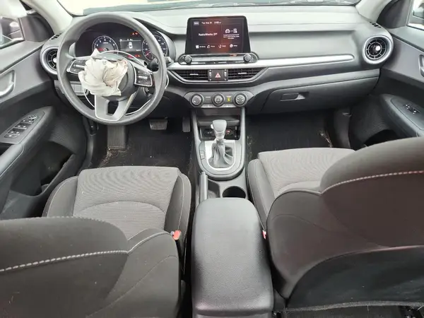 3KPF24AD6RE696882 2024 KIA FORTE - Image 8