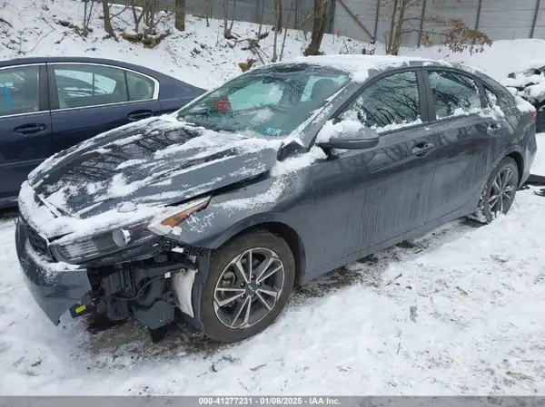 3KPF24AD6RE696932 2024 KIA FORTE - Image 2