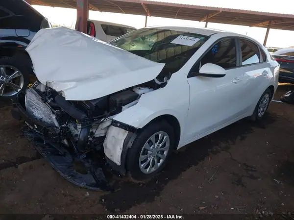 3KPF24AD6RE697482 2024 KIA FORTE - Image 2