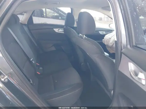 3KPF24AD6RE697532 2024 KIA FORTE - Image 8
