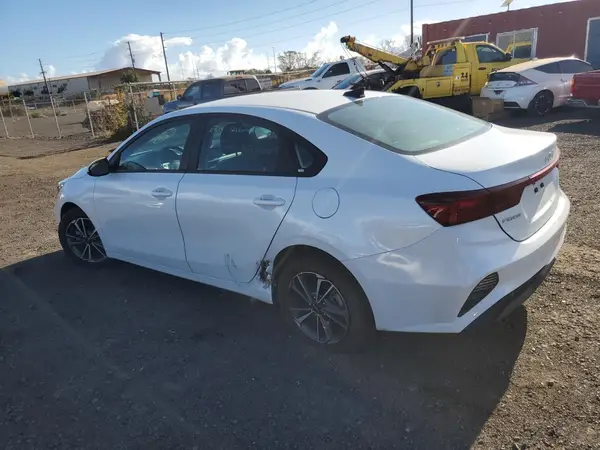 3KPF24AD6RE698034 2024 KIA FORTE - Image 2