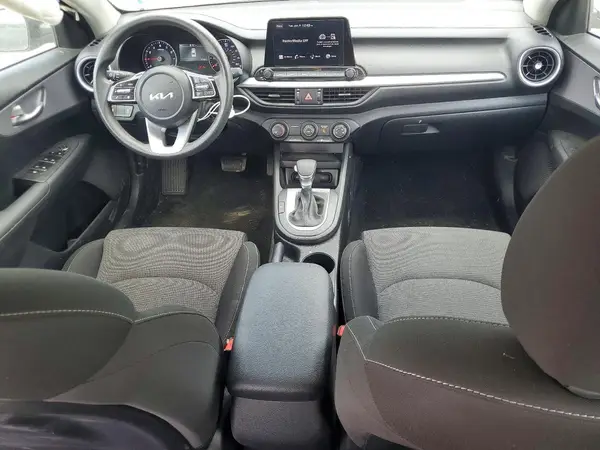 3KPF24AD6RE698583 2024 KIA FORTE - Image 8