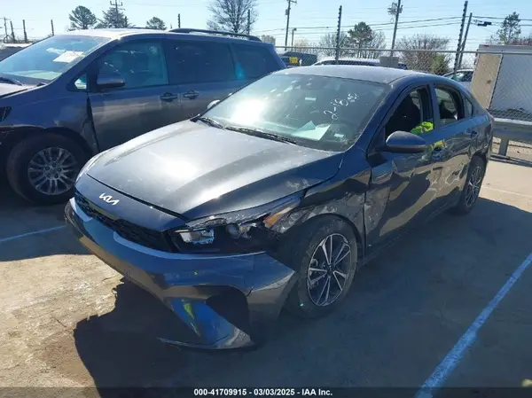 3KPF24AD6RE698695 2024 KIA FORTE - Image 2