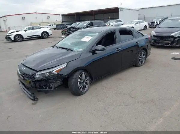 3KPF24AD6RE698809 2024 KIA FORTE - Image 2