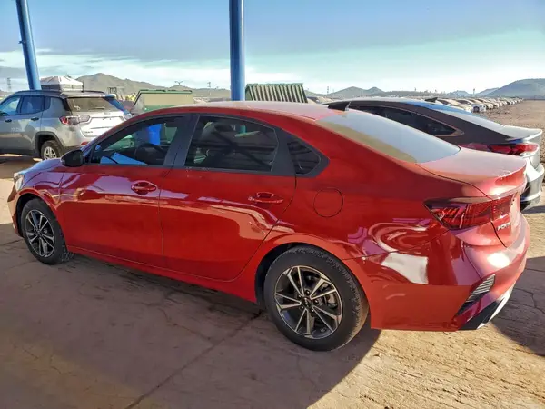 3KPF24AD6RE698874 2024 KIA FORTE - Image 2