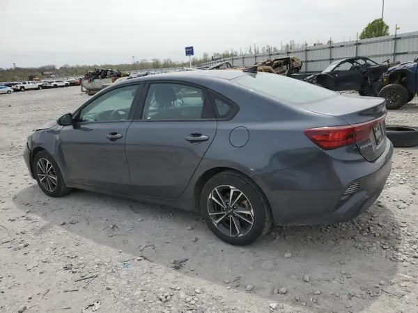 3KPF24AD6RE700977 2024 KIA FORTE - Image 2