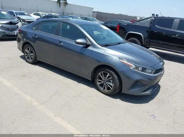 3KPF24AD6RE700994 2024 KIA FORTE - Image 1