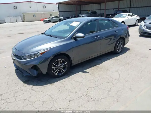 3KPF24AD6RE700994 2024 KIA FORTE - Image 2