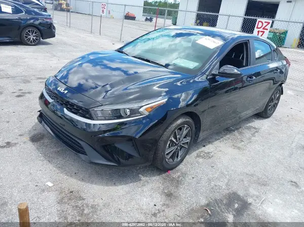 3KPF24AD6RE704558 2024 KIA FORTE - Image 2