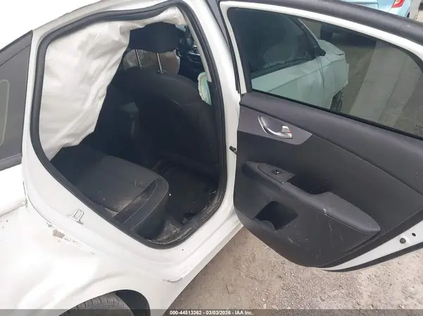 3KPF24AD6RE704883 2024 KIA FORTE - Image 8