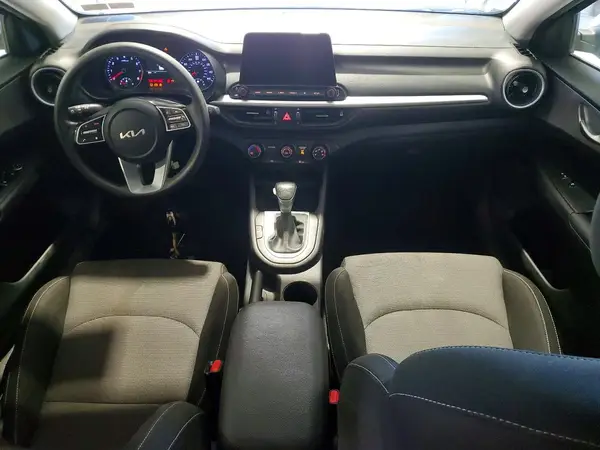 3KPF24AD6RE705337 2024 KIA FORTE - Image 8