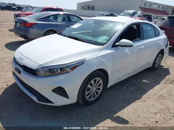3KPF24AD6RE706309 2024 KIA FORTE - Image 2