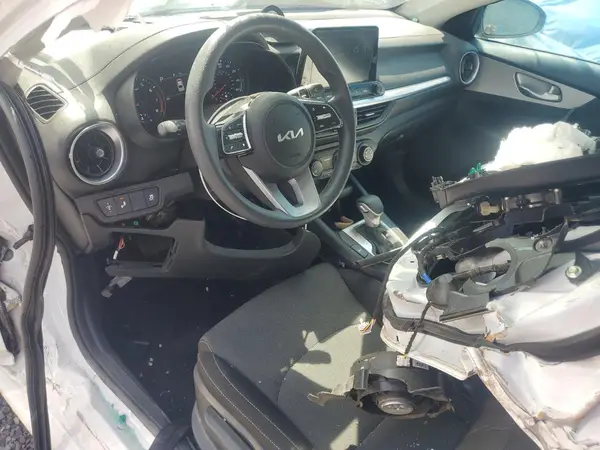 3KPF24AD6RE710702 2024 KIA FORTE - Image 8