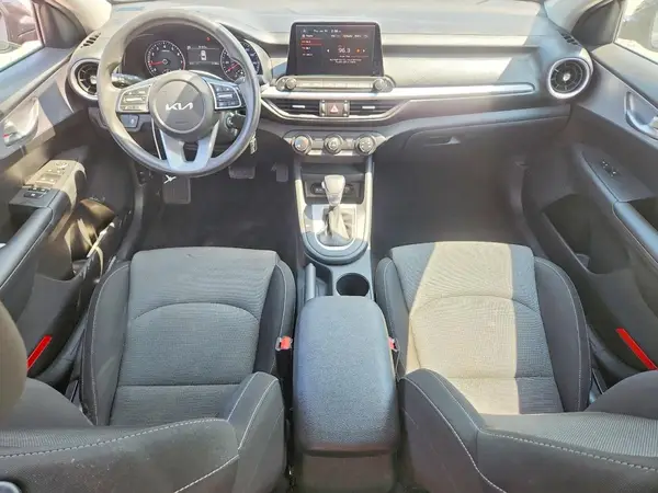 3KPF24AD6RE713678 2024 KIA FORTE - Image 8