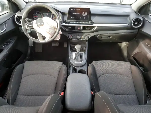 3KPF24AD6RE718010 2024 KIA FORTE - Image 8