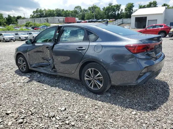 3KPF24AD6RE724163 2024 KIA FORTE - Image 2