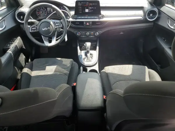 3KPF24AD6RE724163 2024 KIA FORTE - Image 8