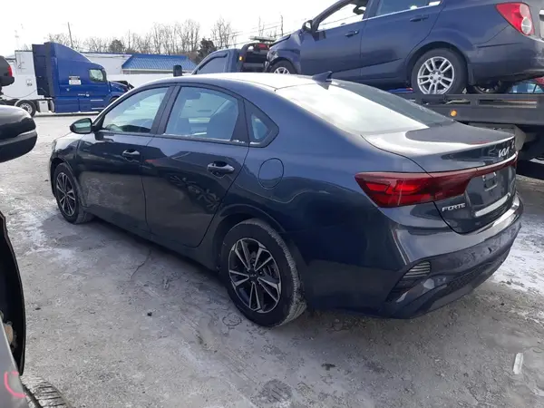 3KPF24AD6RE724177 2024 KIA FORTE - Image 2