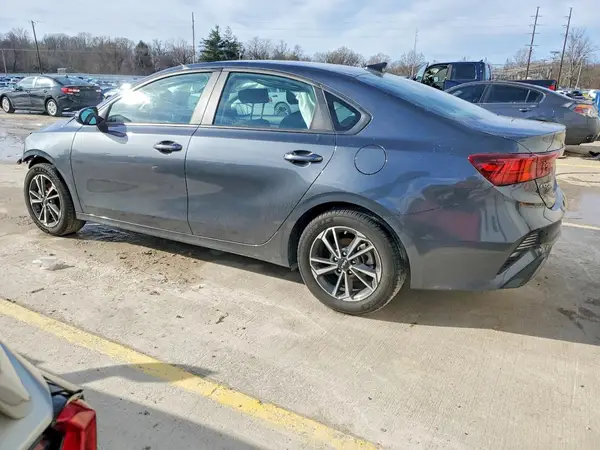 3KPF24AD6RE724390 2024 KIA FORTE - Image 2