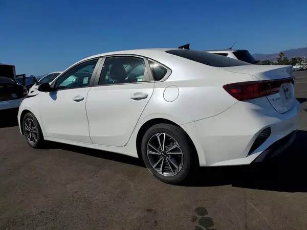 3KPF24AD6RE725460 2024 KIA FORTE - Image 2