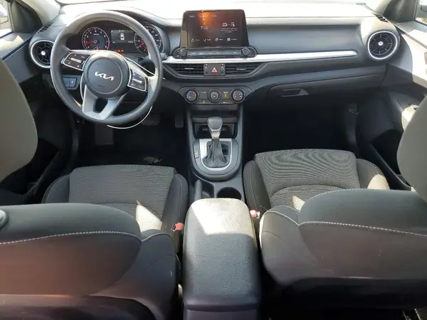 3KPF24AD6RE725460 2024 KIA FORTE - Image 8