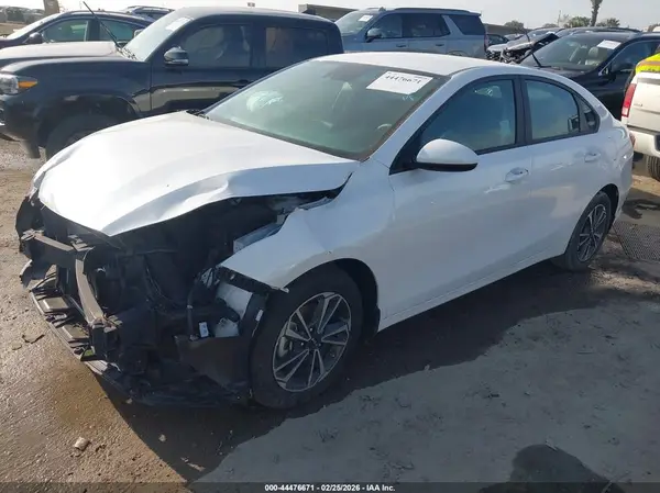 3KPF24AD6RE727449 2024 KIA FORTE - Image 2