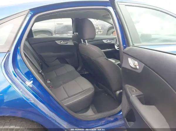 3KPF24AD6RE729802 2024 KIA FORTE - Image 8