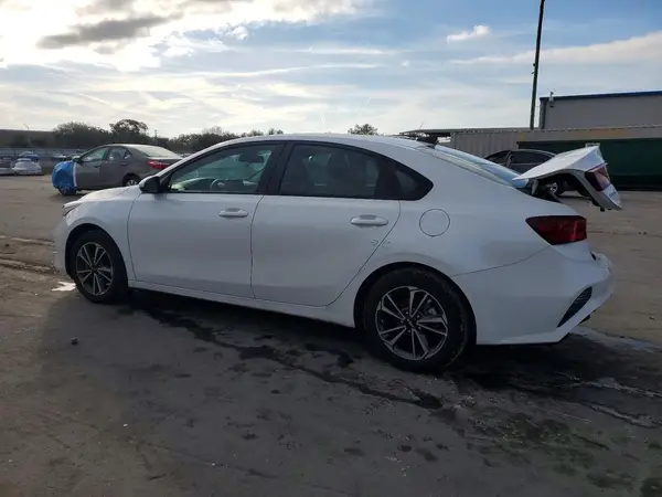 3KPF24AD6RE732053 2024 KIA FORTE - Image 2