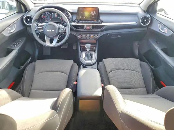 3KPF24AD6RE732053 2024 KIA FORTE - Image 8