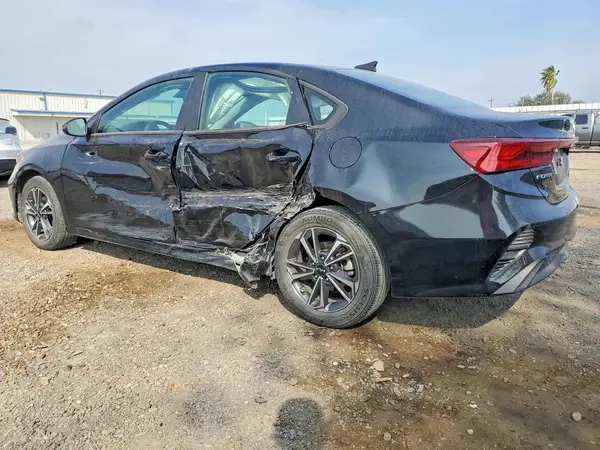 3KPF24AD6RE732425 2024 KIA FORTE - Image 2