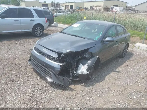 3KPF24AD6RE732490 2024 KIA FORTE - Image 2