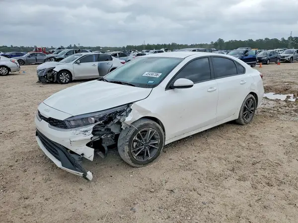 3KPF24AD6RE732893 2024 KIA FORTE - Image 1
