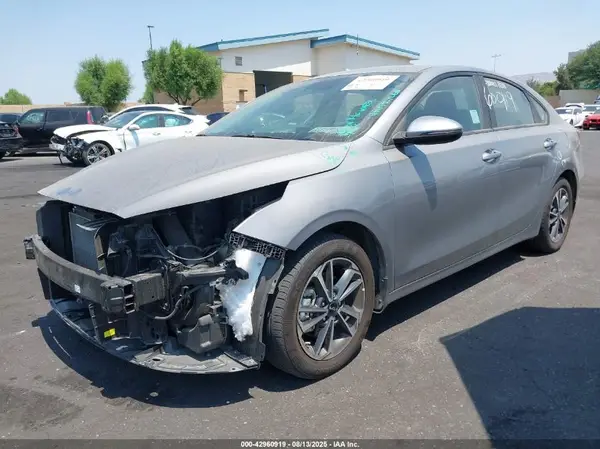 3KPF24AD6RE733641 2024 KIA FORTE - Image 2