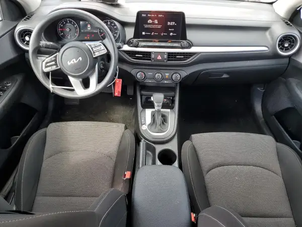 3KPF24AD6RE733994 2024 KIA FORTE - Image 8