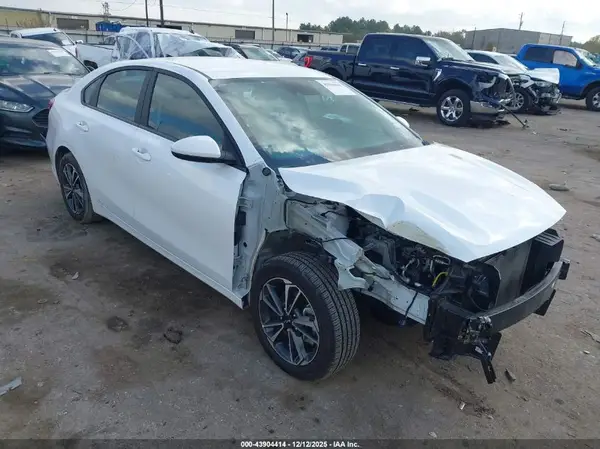 3KPF24AD6RE734160 2024 KIA FORTE - Image 1