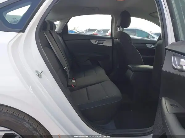 3KPF24AD6RE734160 2024 KIA FORTE - Image 8