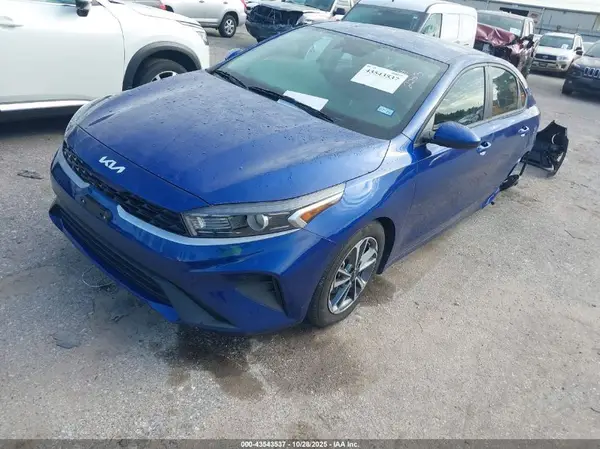 3KPF24AD6RE735762 2024 KIA FORTE - Image 2