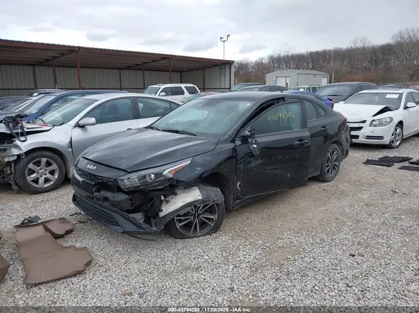 3KPF24AD6RE736880 2024 KIA FORTE - Image 2