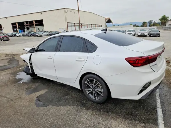 3KPF24AD6RE737009 2024 KIA FORTE - Image 2